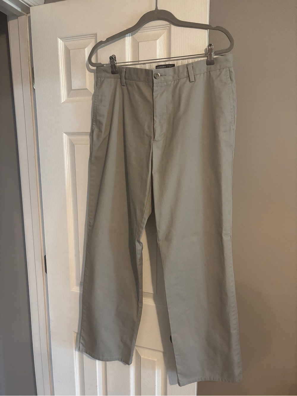 Dockers Men's Khaki Chino Pants - Neutral Tan straight fit 34x32
